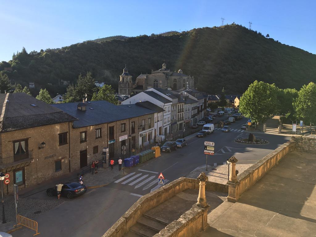 San Nicolas El Real Villafranca Del Bierzo Εξωτερικό φωτογραφία
